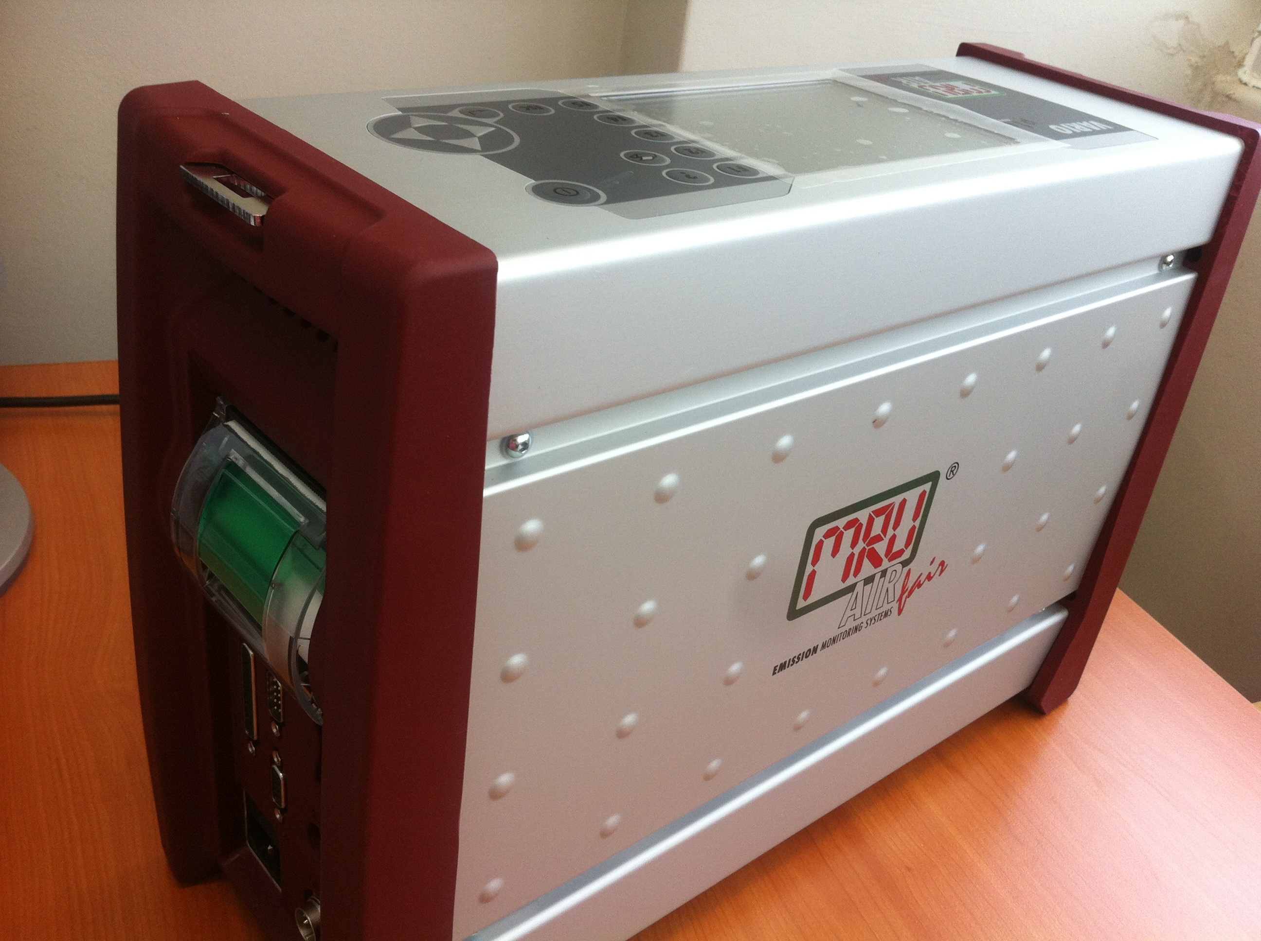 대기배출가스 측정기기 사진